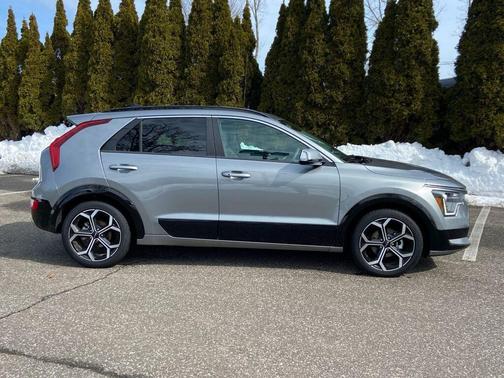 2024 Kia Niro EX Touring