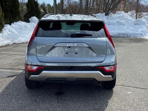 2024 Kia Niro EX Touring