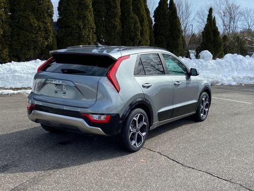 2024 Kia Niro EX Touring