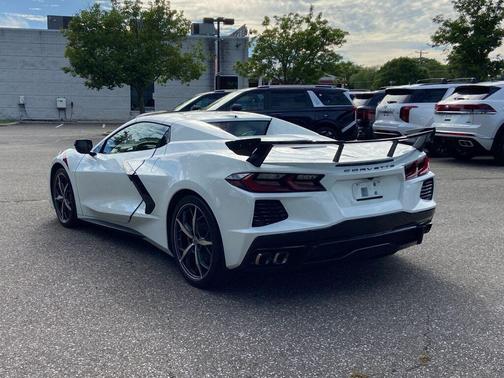 Arctic White 2021 Chevrolet Corvette Stingray w/3LT