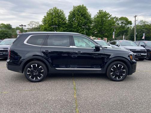 Ebony Black 2024 Kia Telluride SX