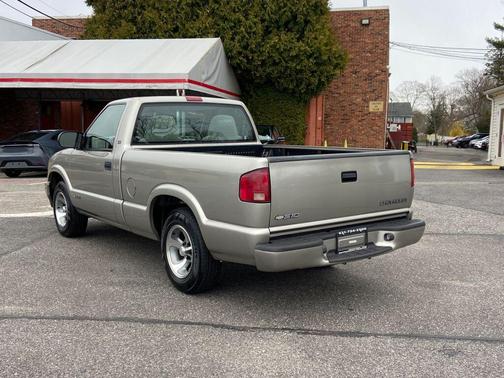 2001 Chevrolet S-10 LS