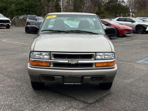 2001 Chevrolet S-10 LS