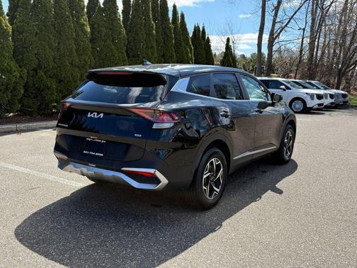 Fusion Orange 2024 Kia Sportage LX