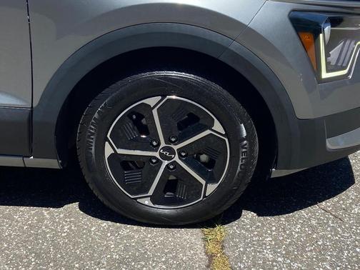 Steel Gray 2023 Kia Niro EX