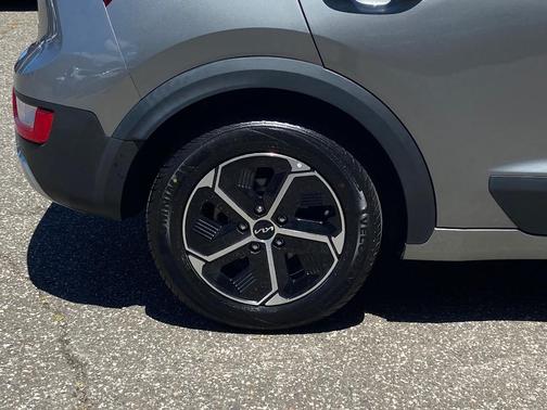 Steel Gray 2023 Kia Niro EX