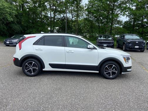 Snow White Pearl 2024 Kia Niro Plug-In Hybrid EX