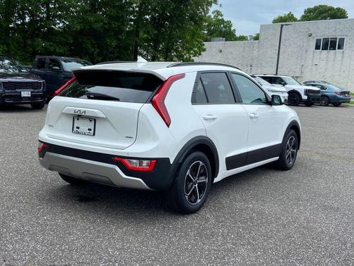 Snow White Pearl 2024 Kia Niro Plug-In Hybrid EX