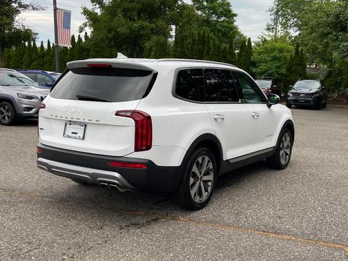 Glacial White Pearl 2022 Kia Telluride S