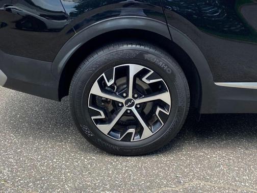 Ebony Black 2023 Kia Sportage EX