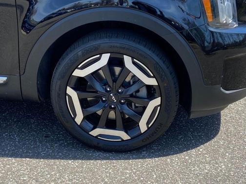 Ebony Black 2023 Kia Telluride S