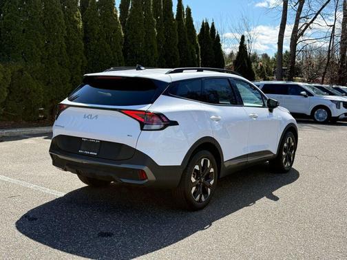 Glacial White Pearl 2023 Kia Sportage X-Line