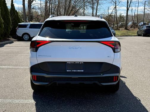 Glacial White Pearl 2023 Kia Sportage X-Line