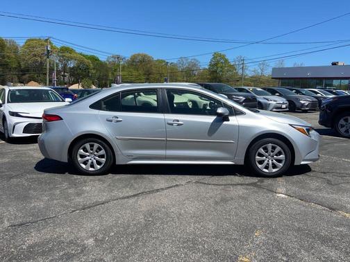 2024 Toyota Corolla Hybrid LE