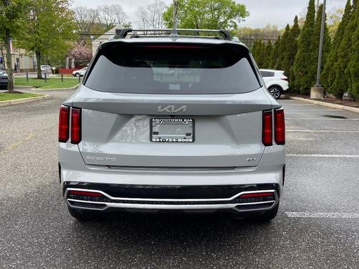 Wolf Gray 2023 Kia Sorento SX