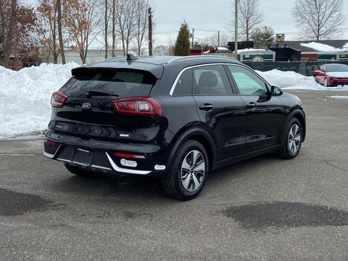 2017 Kia Niro LX
