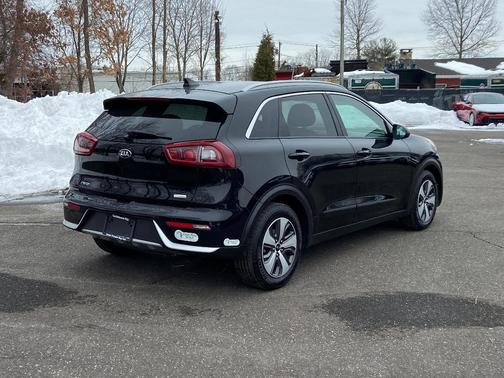 2017 Kia Niro LX