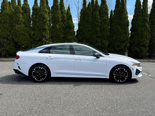 Glacial White Pearl 2022 Kia K5 GT-Line