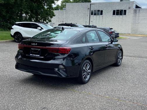 Aurora Black Pearl 2023 Kia Forte LXS