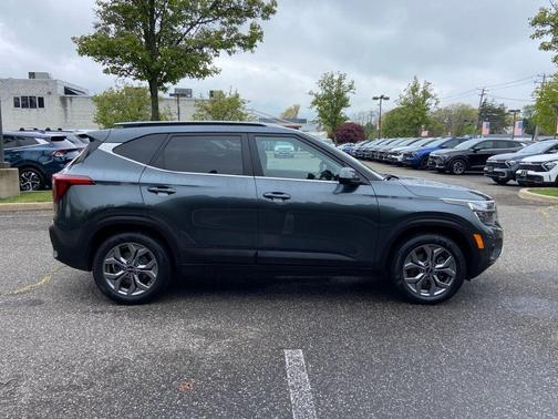 Gravity Gray 2024 Kia Seltos S