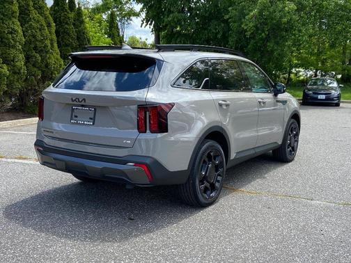 Brown 2025 Kia Sorento X-Line EX