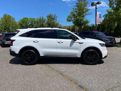 Glacial White Pearl 2023 Kia Sorento X-Line S