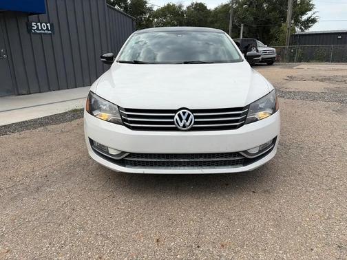 Candy White/Black Roof 2015 Volkswagen Passat 1.8T Auto Sport