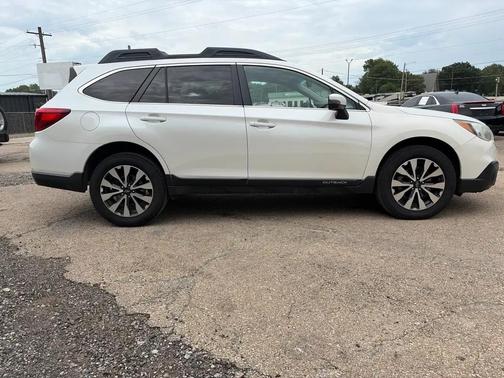 Crystal White Pearl 2016 Subaru Outback 3.6R Limited