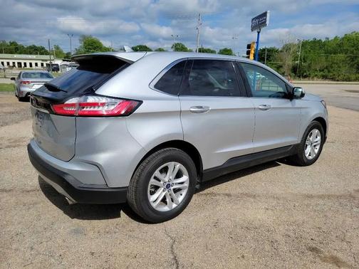 Ingot Silver Metallic 2019 Ford Edge SEL