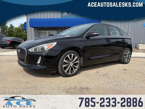 Black Noir Pearl 2018 Hyundai Elantra GT Base