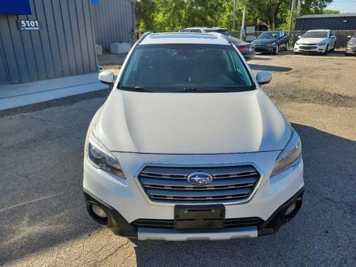 Crystal White Pearl 2017 Subaru Outback 2.5i Touring