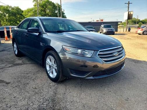 2015 Ford Taurus SE