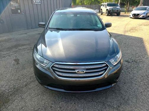 2015 Ford Taurus SE
