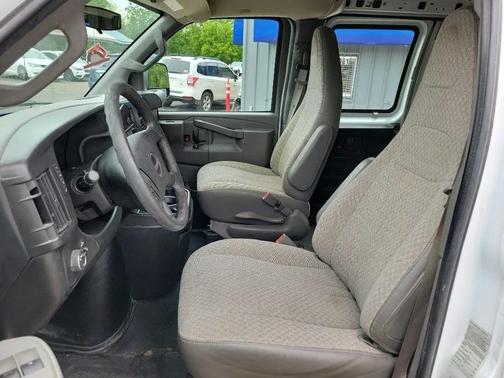 Summit White 2017 GMC Savana 2500 Work Van