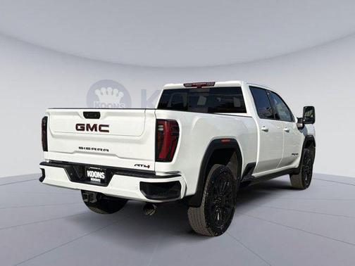 Summit White 2024 GMC Sierra 2500 AT4