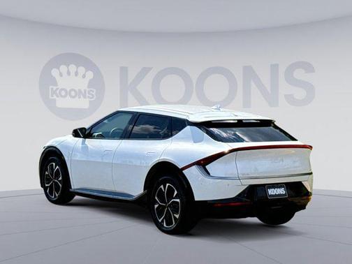 2022 Kia EV6 Wind