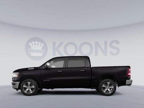 Diamond Black Crystal Pearlcoat 2019 RAM 1500 Laramie
