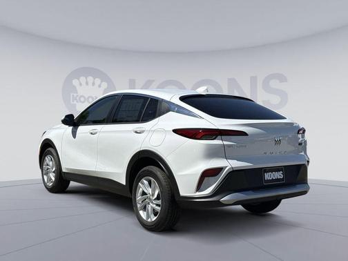 Summit White 2026 Buick Envista Preferred FWD