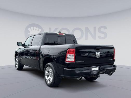 Diamond Black Crystal Pearlcoat 2022 RAM 1500 Big Horn/Lone Star