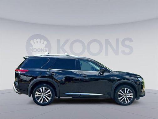 2022 Nissan Pathfinder Platinum 4WD