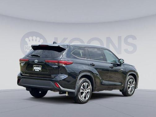2021 Toyota Highlander Hybrid XLE
