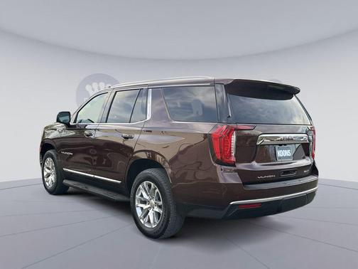 Redwood Metallic 2022 GMC Yukon SLT