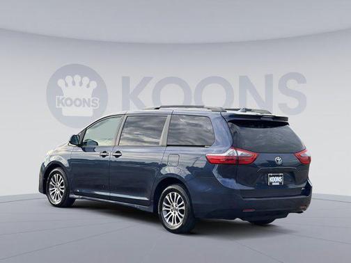 2020 Toyota Sienna XLE