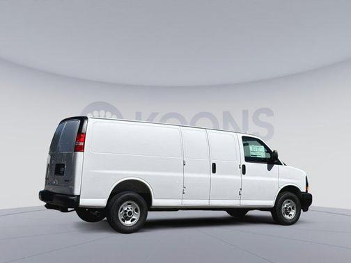 2025 GMC Savana 2500 Work Van