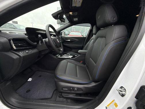 Summit White 2026 Buick Envista Sport Touring FWD