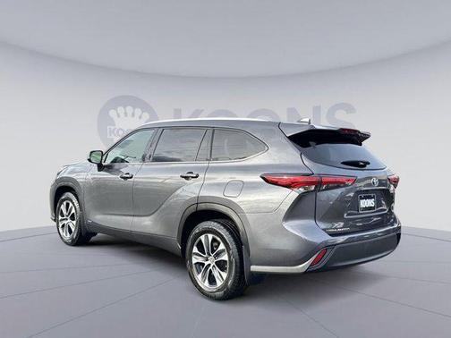 2022 Toyota Highlander Hybrid XLE