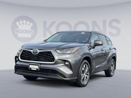 2022 Toyota Highlander Hybrid XLE