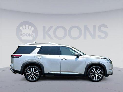 2024 Nissan Pathfinder Platinum 4WD