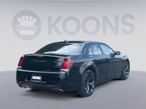2022 Chrysler 300 Touring