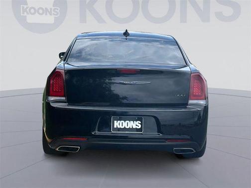 2022 Chrysler 300 Touring